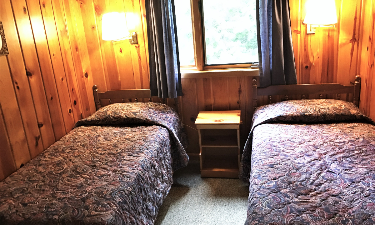 Cabin 4 Small Twin Bedroom