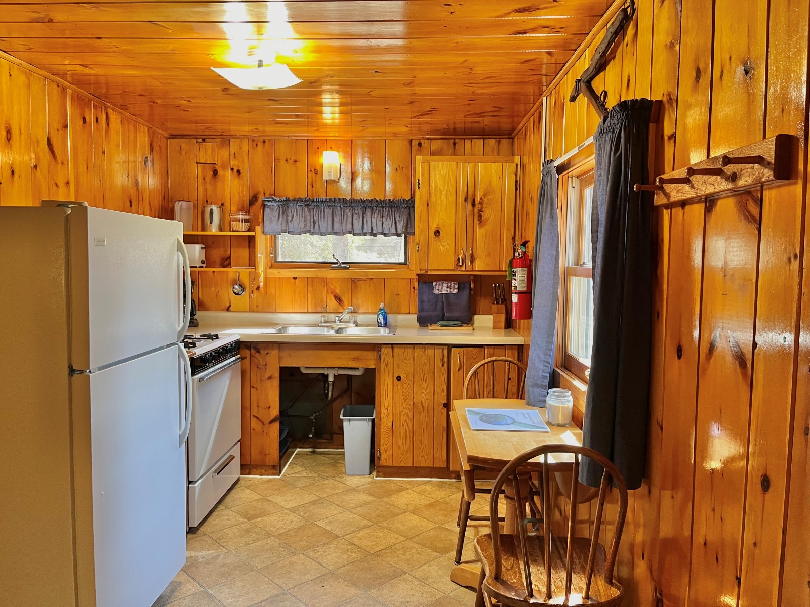 Golden Eagle Lodge, Rustic Cabin 1 Dining Room, Gunflint Trail Resort