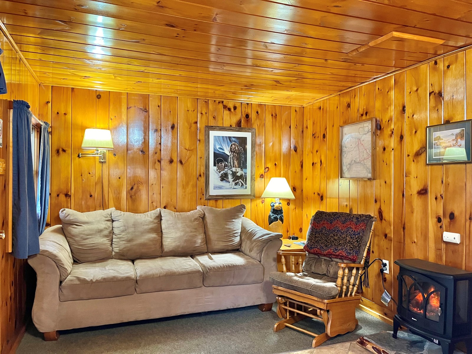 Golden Eagle Lodge, Rustic Cabin 1 Living Room, Gunflint Trail Resort