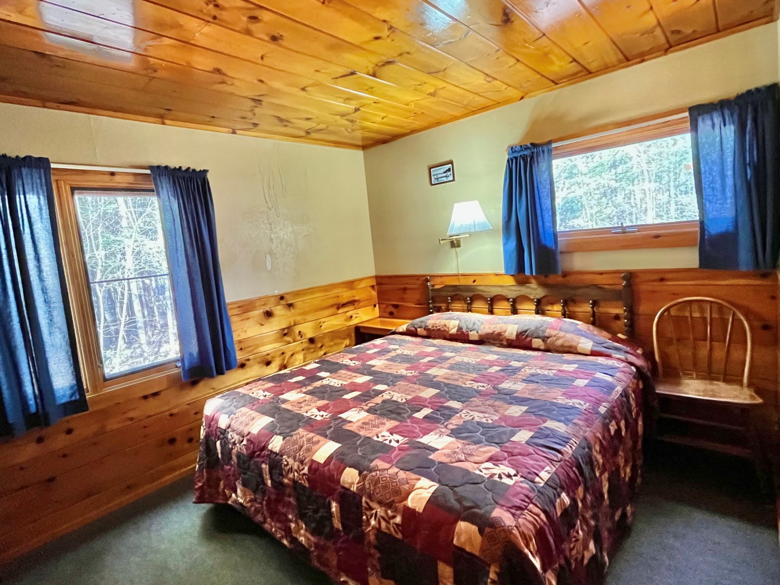 Golden Eagle Lodge, Rustic Cabin 1 Queen Bedroom, Gunflint Trail Resort