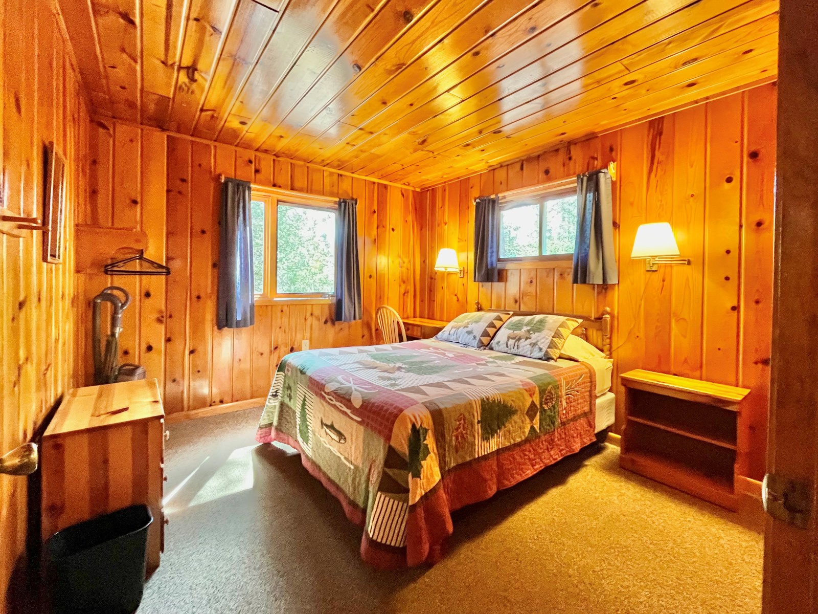 Golden Eagle Lodge, Large Cabin 4 Queen Bedroom, Gunflint Trail Resort